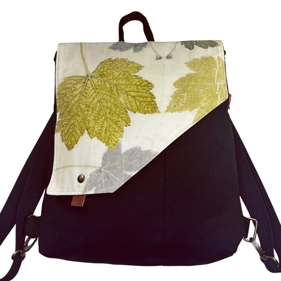 mochila hecha de tela reciclada sostenible- Nordik Horchata - la bicha creativa