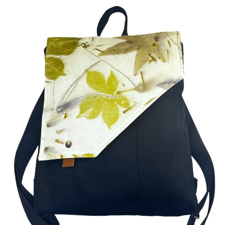 mochila para mujer con estampado ecoprint hecha a mano- Nature II - La Bicha Creativa