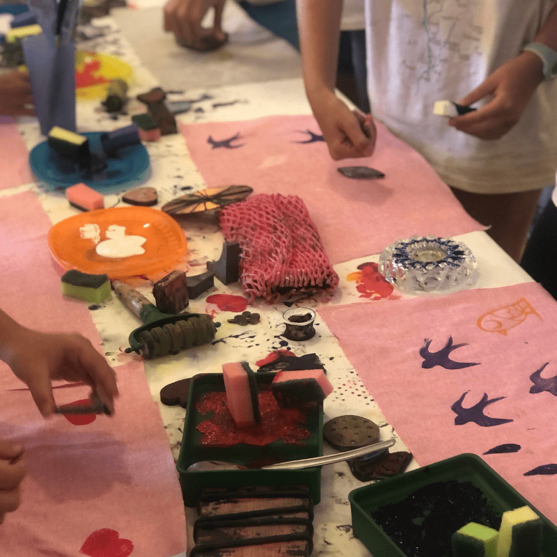 6-taller de estampacion de telas para crear banderines – la bicha creativa